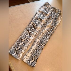 Amaryllis snake print jegging style pant